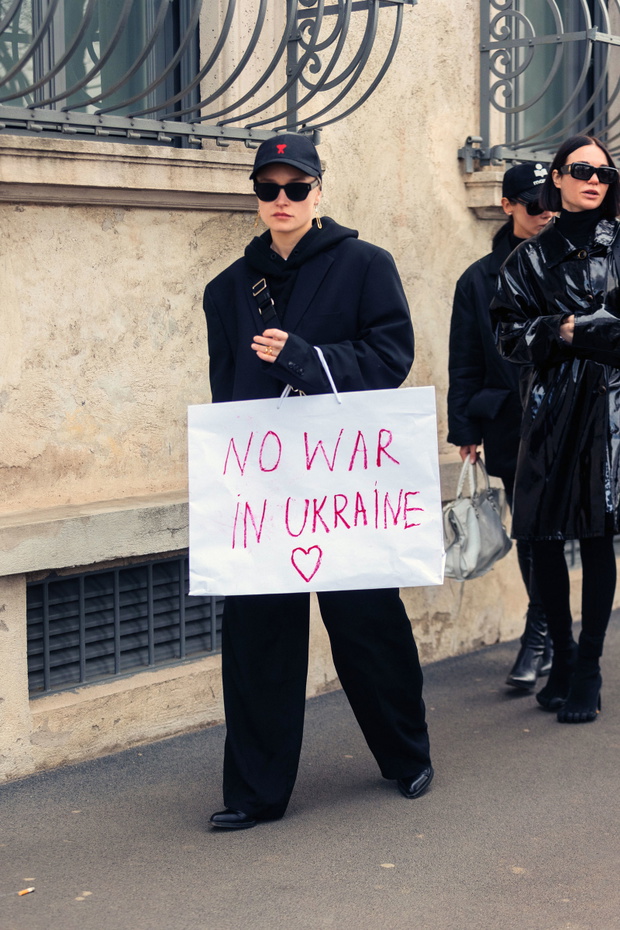 Street Style - Day 2 - Milan Fashion Week Fall/Winter 2022/2023