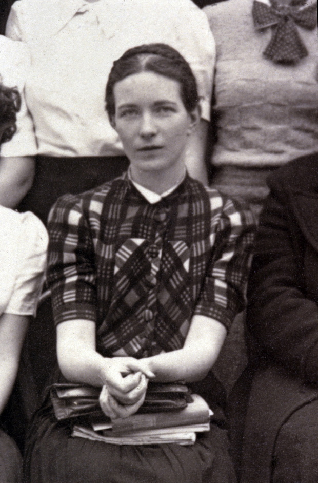 Literature. The french philosopher Simone de Beauvoir, philosophy teacher at the Lycee Moliere, Paris. Photo, France, 1938 (b/w photo)