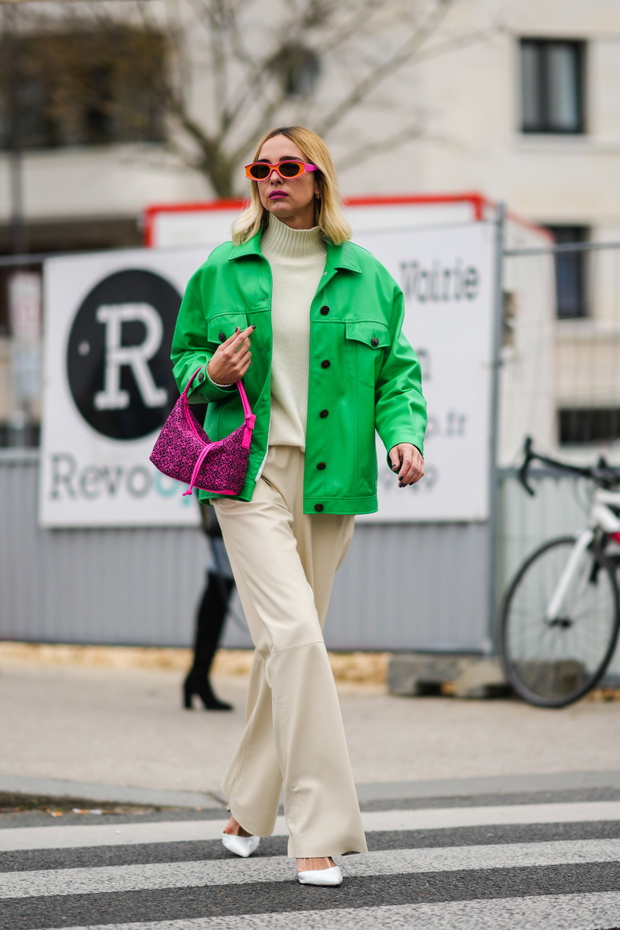 Street Style : Day Five - Paris Fashion Week - Womenswear F/W 2022-2023
