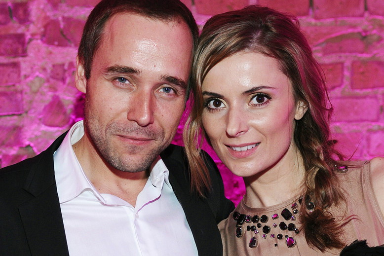 Halina Mlynkova, Łukasz Nowicki, Warszawa, gala inauguracyjna marki T-mobile, 13.06.2011 rok, jamnik - otwarciowe