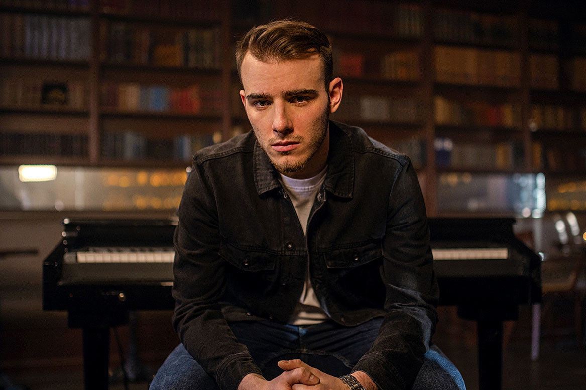 Krystian Ochman, zdjęcia promocyjne – Universal Music Polska, VIVA! 6/2021