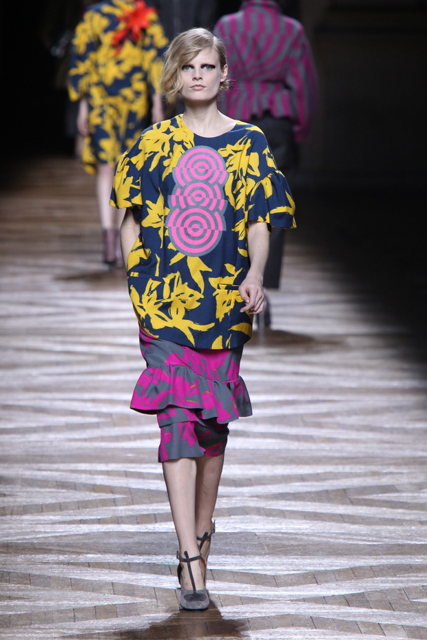 Dries Van Noten : Runway - Paris Fashion Week Womenswear Fall/Winter 2014-2015