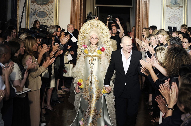 Christian Lacroix: Paris Fashion Week Haute Couture A/W 2009/10 - Runway