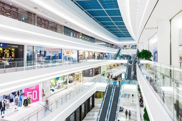 SEOUL, SOUTH KOREA - AUGUST 17, 2015: Lots of people moving here