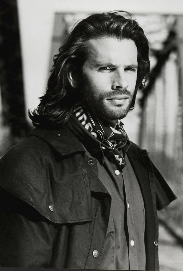 RenegadeRenegat - Msciciel na Harleyuserial, USA 1993scena z: Lorenzo Lamas