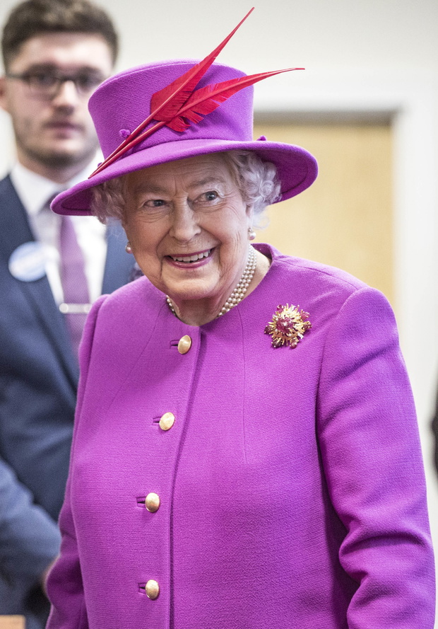 Queens Visits the Joint Casualty and Compassionate Centre