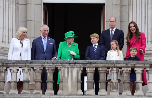Queen Elizabeth II Platinum Jubilee 2022 - Platinum Pageant