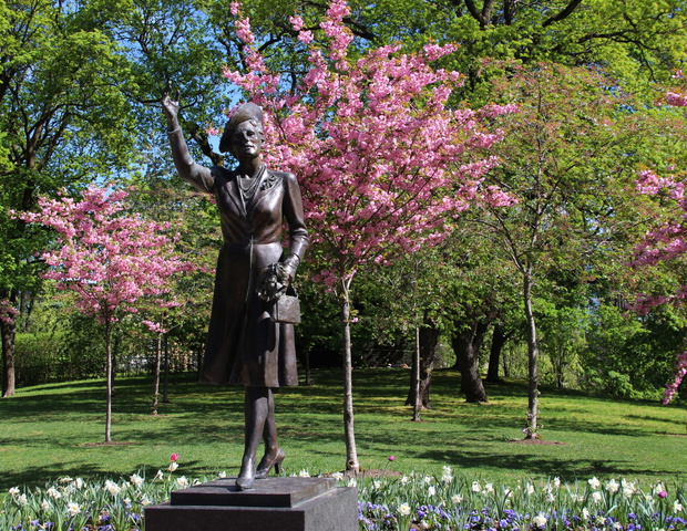 Blomstrende kirsebær i "Kronprinsesse Märthas hage" våren 2019.