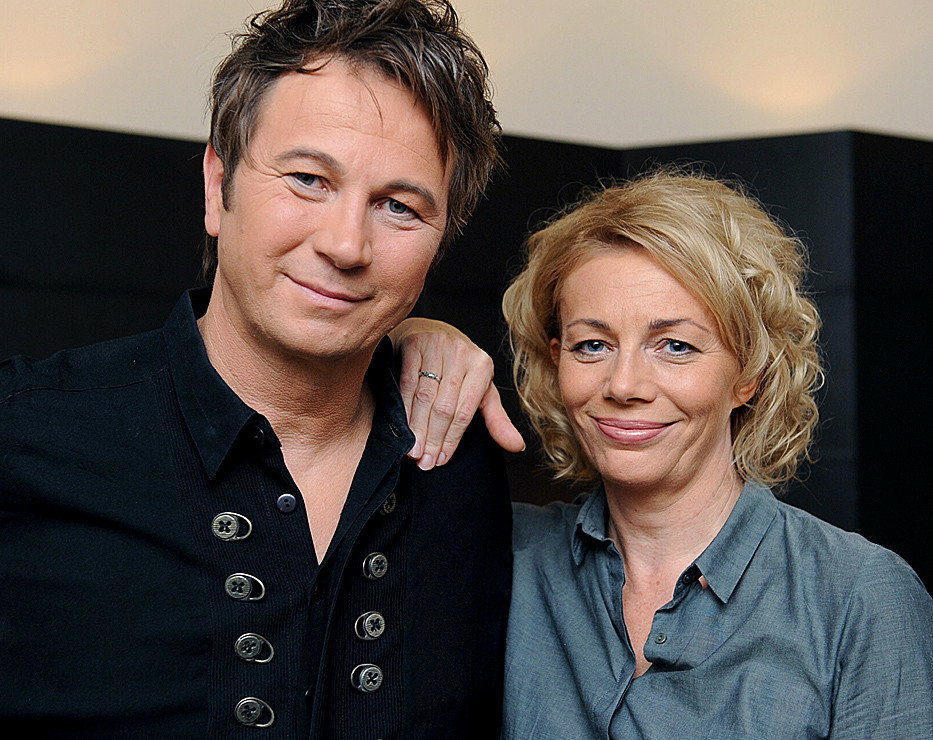 Piotr Cyrwus, Maja Barełkowska, Maja Cyrwus, sesja zdjęciowa gwiazd kalendarza Zodiakus, Warszawa, 08.10.2010 rok