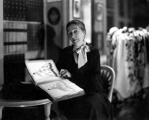 Jeanne Lanvin (born Jeanne-Marie Lanvin) *1867-06.07.1946+ Fashion designer, France in her studio - 1930 - Photographer: James E. Abbe - Published by: 'Die Dame' 2; 1930/31 Vintage property of ullstein bild