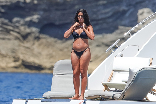 Cerrado.EXC CRISTIANO RONALDO Y GEORGINA DISFRUTAN DE UN DIA EN ALTA MAR EN IBIZA