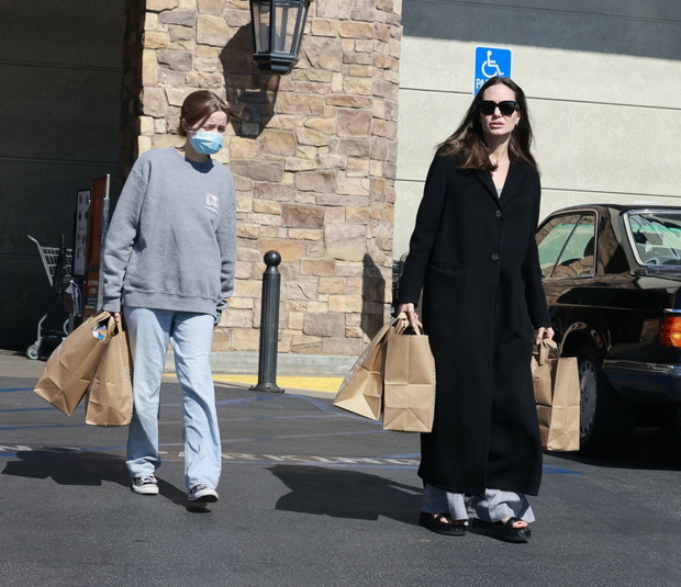 Angelina Jolie z córk? na zakupach