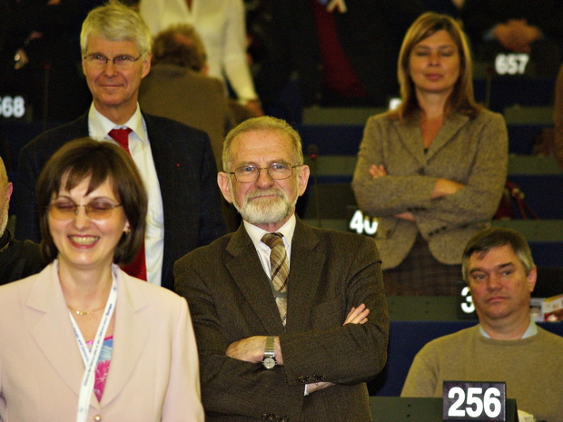 Bronislaw Geremek died in a car accident