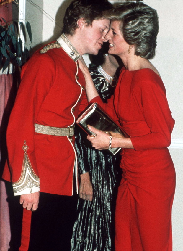 Diana Brother Charles Kiss