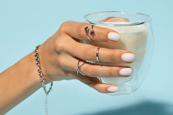 milkly nails2