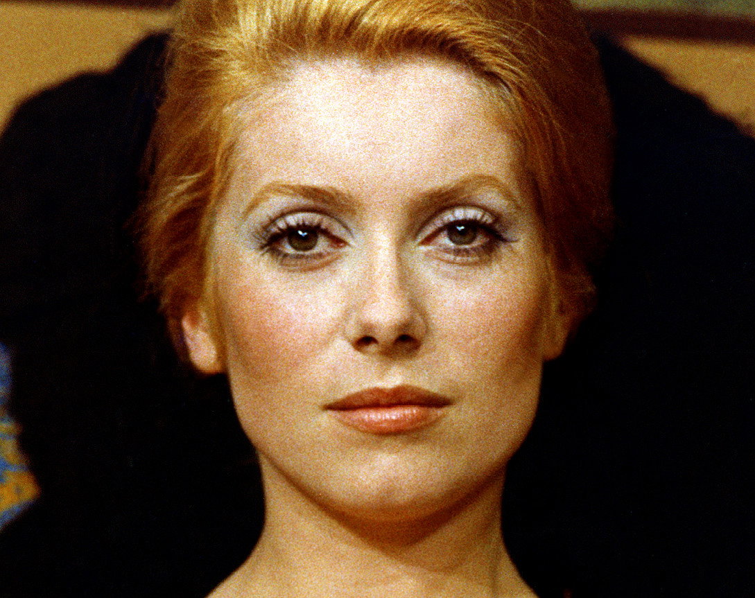 Catherine Deneuve na planie filmu „Syrena z Missisipi”, 1969 rok