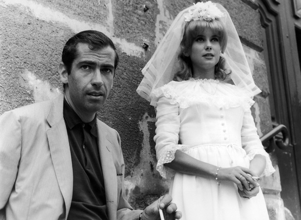Roger Vadim et Catherine Deneuve sur le tournage du film 'Le vice et la vertu' en 1962