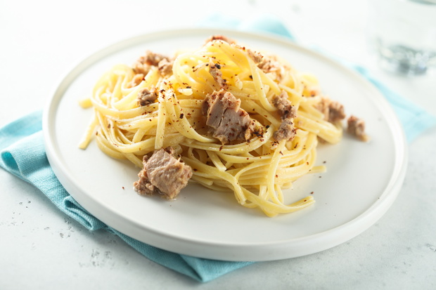Pasta with tuna and lemon