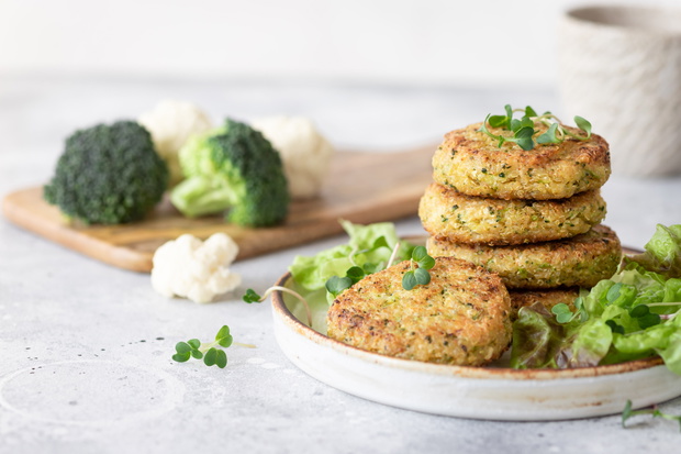 veggie burgers with quinoa, broccoli, cauliflower