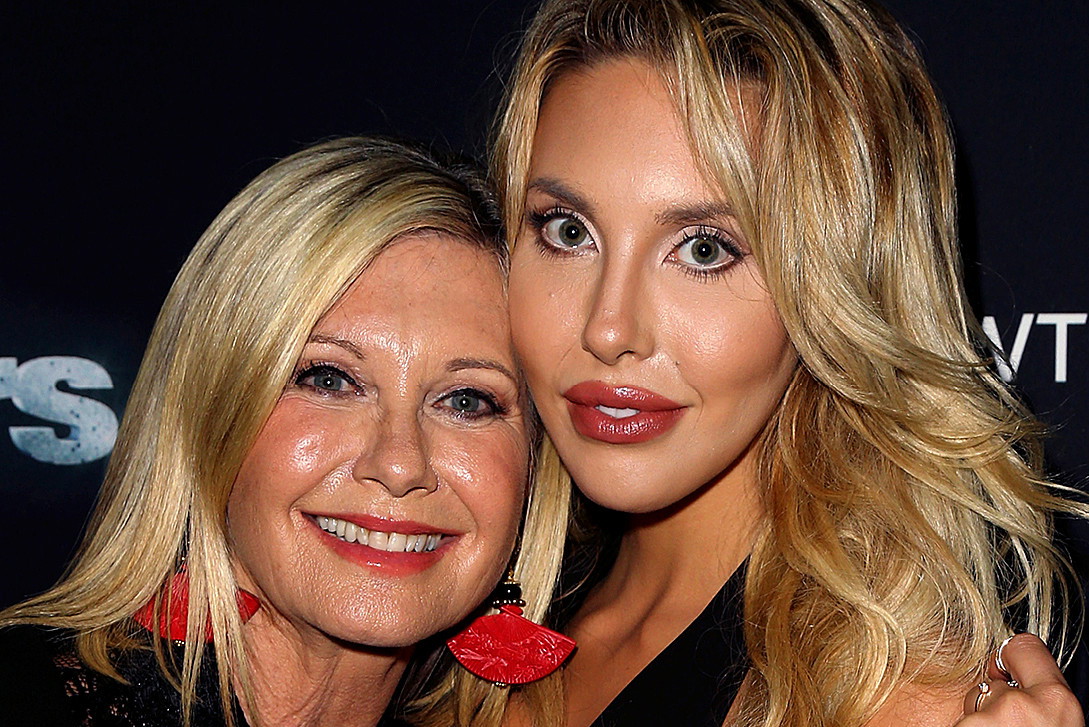 Olivia Newton-John, córka Chloe Lattanzi, 21 edycja „Tańca z gwiazdami”, Los Angeles, USA, 19.10.2015 rok