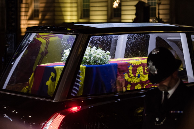 Coffin of Queen Elizabeth II Arrives in London