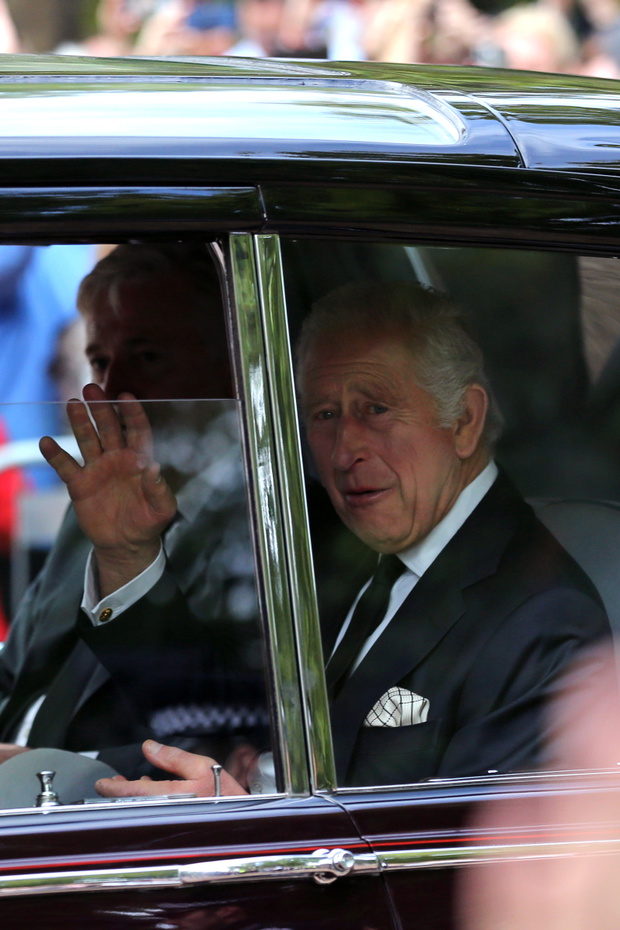 The Coffin Carrying Queen Elizabeth II Is Transferred From Buckingham Palace To The Palace Of Westminster