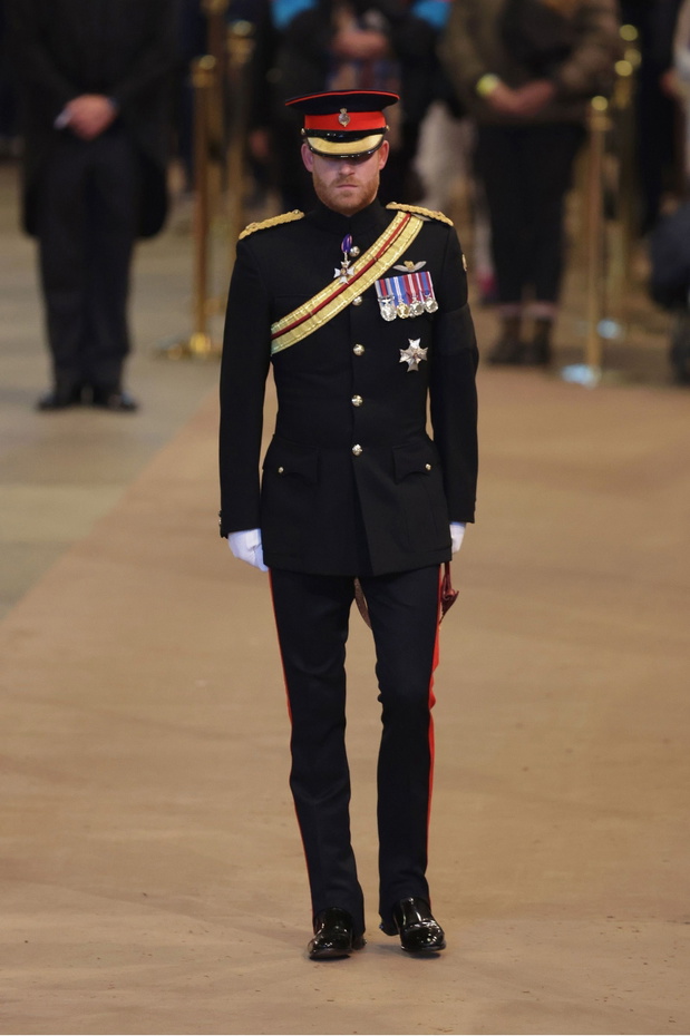 Queen Elizabeth II's Grandchildren Mount Vigil At Westminster Hall