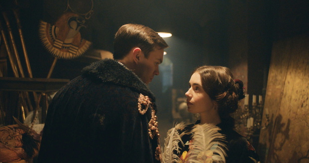 USA. Nicholas Hoult and Lily Collins  in the ©20th Century Fox new movie : Tolkien (2019). Plot: Tolkien explores the formative years of the orphaned author as he finds friendship, love and artistic inspiration among a group of fellow outcasts at school.