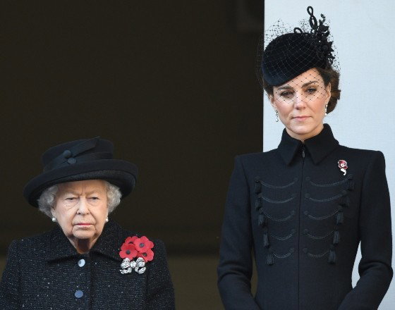 GettyImages-1186708580 Księżna Kate, królowa Elżbieta II (2)