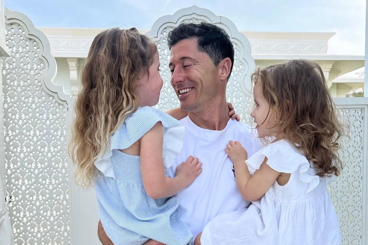 Robert Lewandowski z córkami