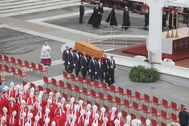 Pogrzeb papie?a emeryta Benedykta XVI na placu ?w. Piotra w Rzymie