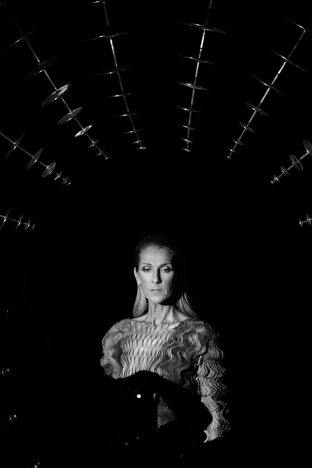 Iris Van Herpen : Runway - Paris Fashion Week - Haute Couture Fall/Winter 2019/2020