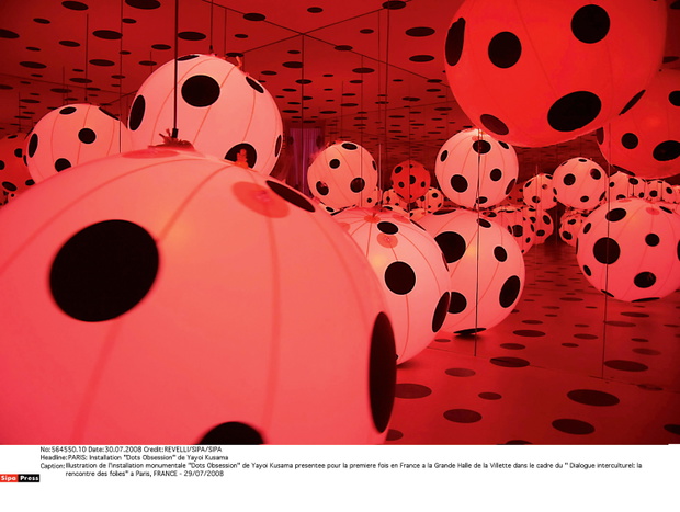 PARIS: Installation "Dots Obsession" de Yayoi Kusama