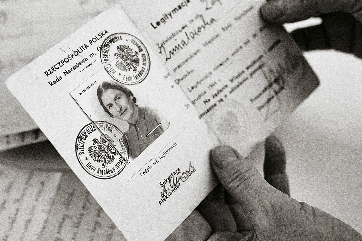 Agata Tuszyńska, Czarna Torebka