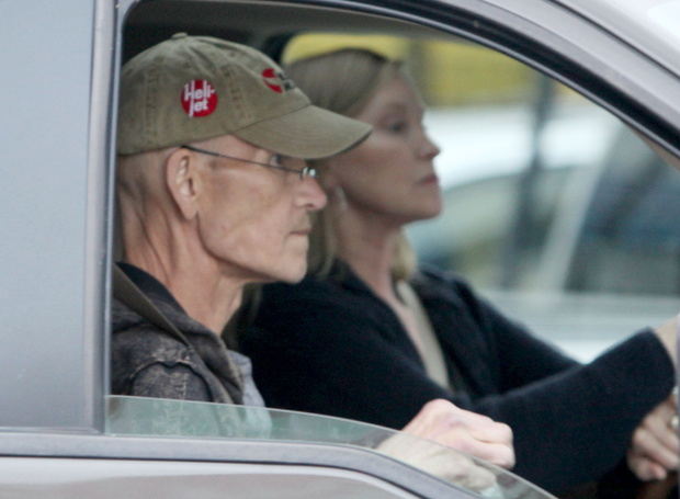 Will Patrick Swayze Sign A "Do Not Resuscitate" Order? 1/1