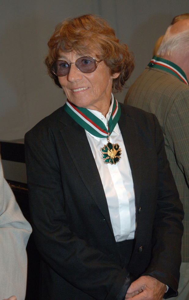 Wreczenie zlotych medali - Zasluzony Kulturze - Gloria Artis dla najwybitniejszych tworcow kultury