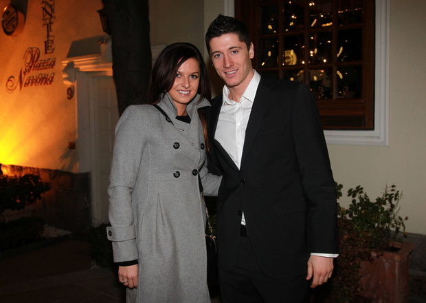 11 12 2011 Dortmund Football 1 Bundesliga BV Borussia Dortmund celebrate his Christmas party in Restaurant Piazza Navona in the 9 in Dortmund Robert Lewandowski Dortmund with Girlfri