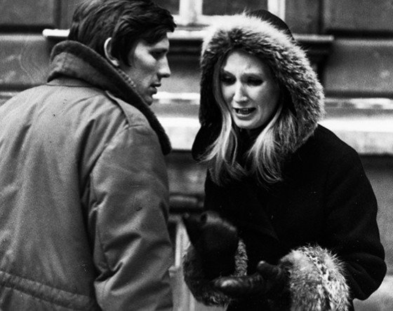 Jan Englert, Barbara Sołtysik, kadr z filmu „Poślizg” w reżyserii Jana Łomnickiego, 1972 rok