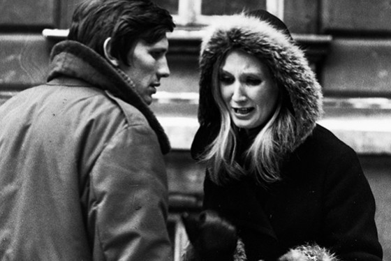 Jan Englert, Barbara Sołtysik, kadr z filmu „Poślizg” w reżyserii Jana Łomnickiego, 1972 rok