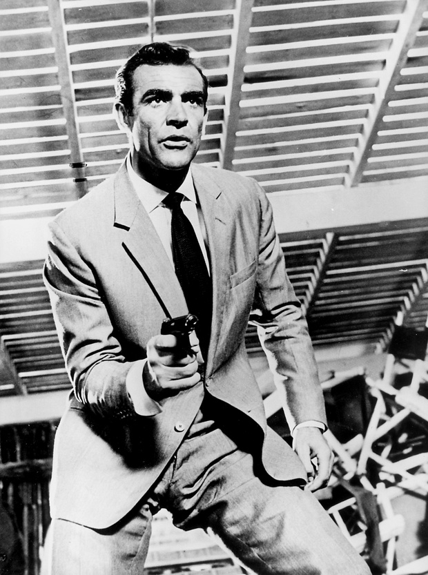 James Bond - 007 chases Dr. No