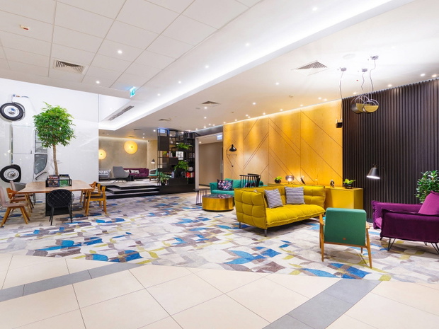 https://www.accorhotels.com/3384