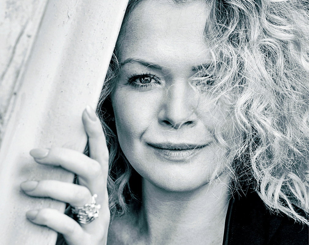 Daria Widawska, VIVA! 19/2016, jamnik