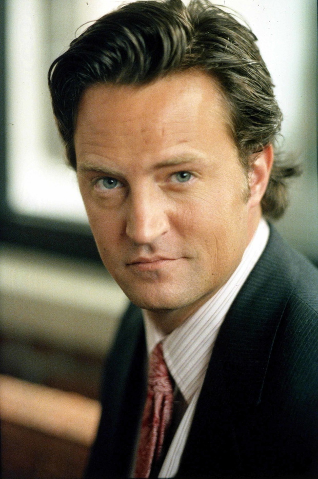 Matthew Perry 54 dies at 54