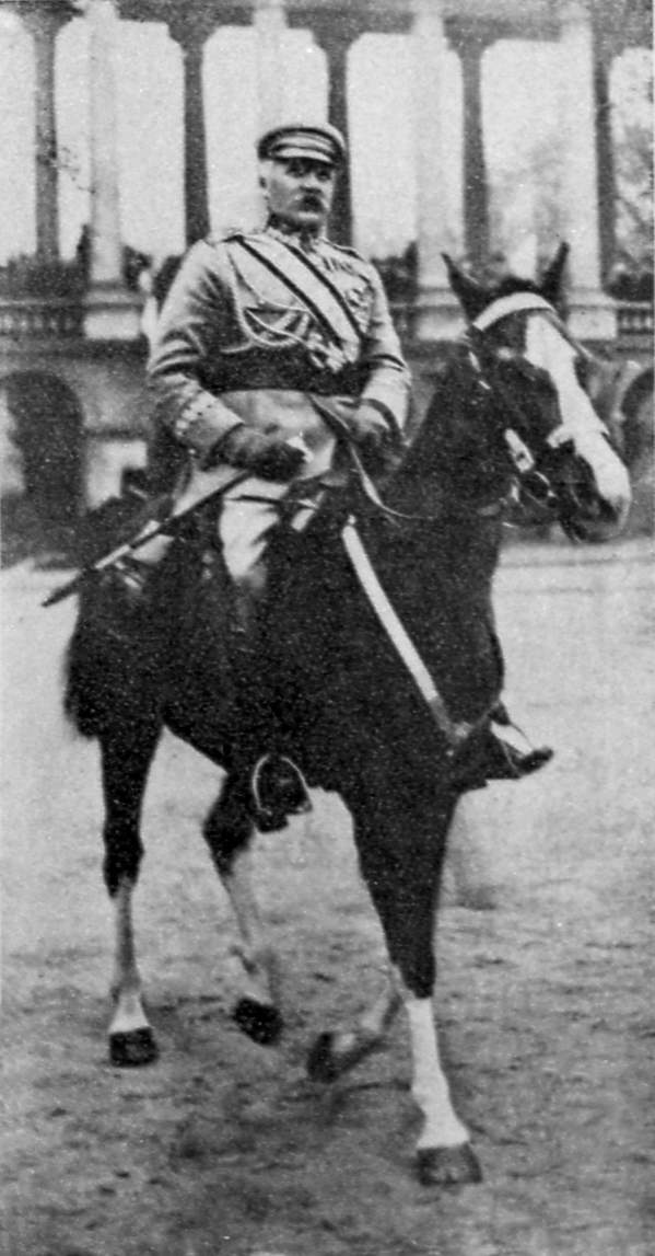 jozef-pilsudski-na-kasztance-393254-GALLERY600-bc37889