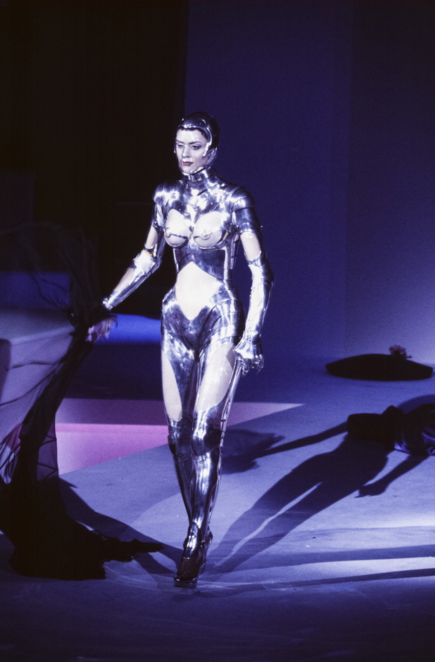 Défilé Thierry Mugler, Prêt-à-Porter, Automne-Hiver 1995-96