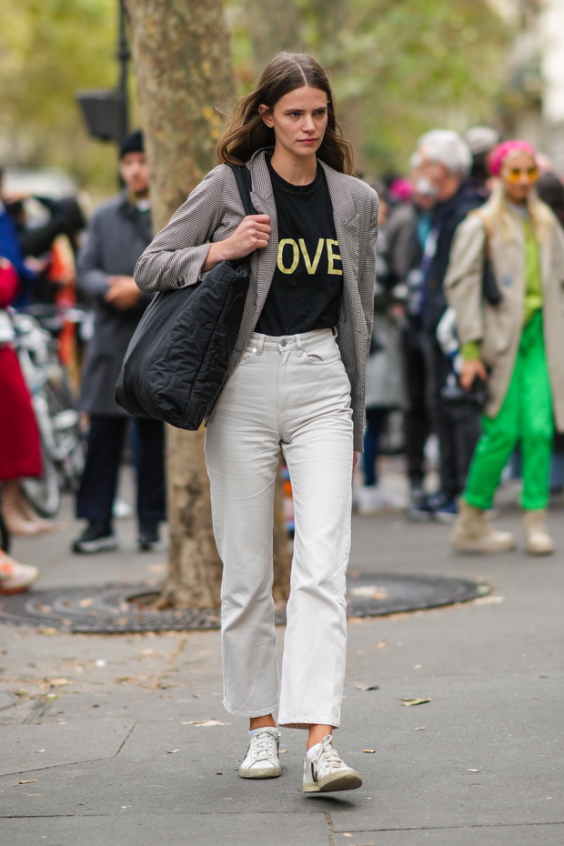 Street Style : Day Five - Paris Fashion Week - Womenswear Spring Summer 2022