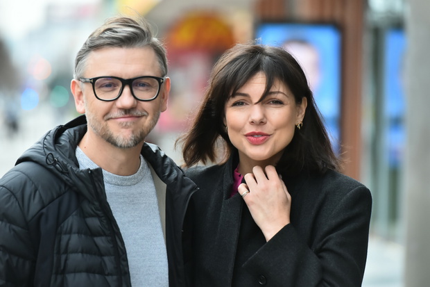 Krzysztof Czeczot i Karolina Gorczyca przed studiem DDTVN