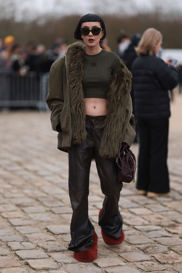 Street Style - Paris Fashion Week - Womenswear Fall/Winter 2024/2025 - Day Five