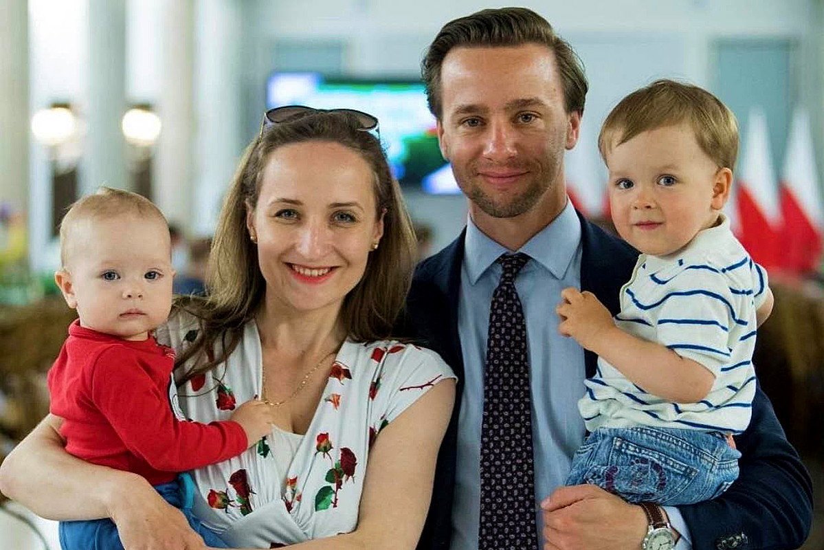 Krzysztof Bosak, Karina Bosak, z dziećmi, jam otw