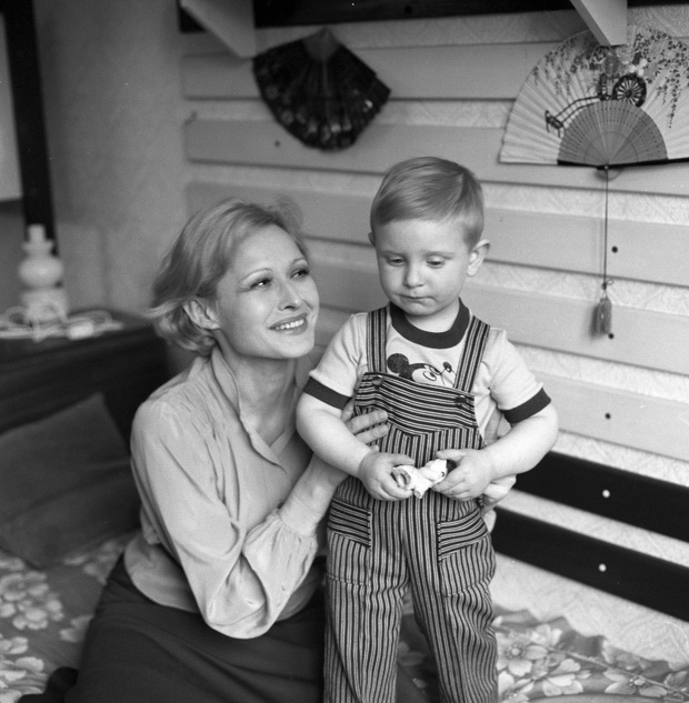 Aktorka Gra¿yna Barszczewska z synem Jaros³awem